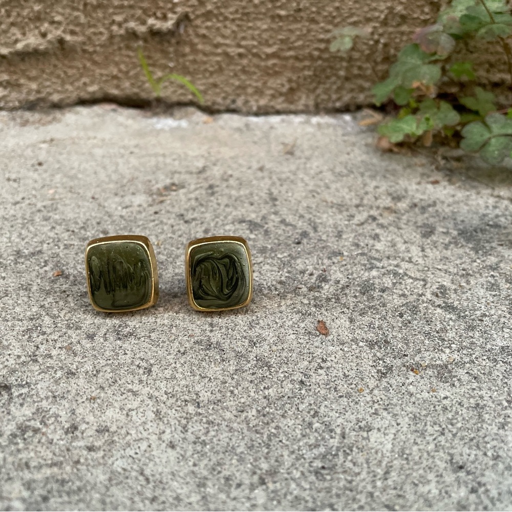 Vintage. Gold Metal, Moss Green Glaze Swirl Square Clip On